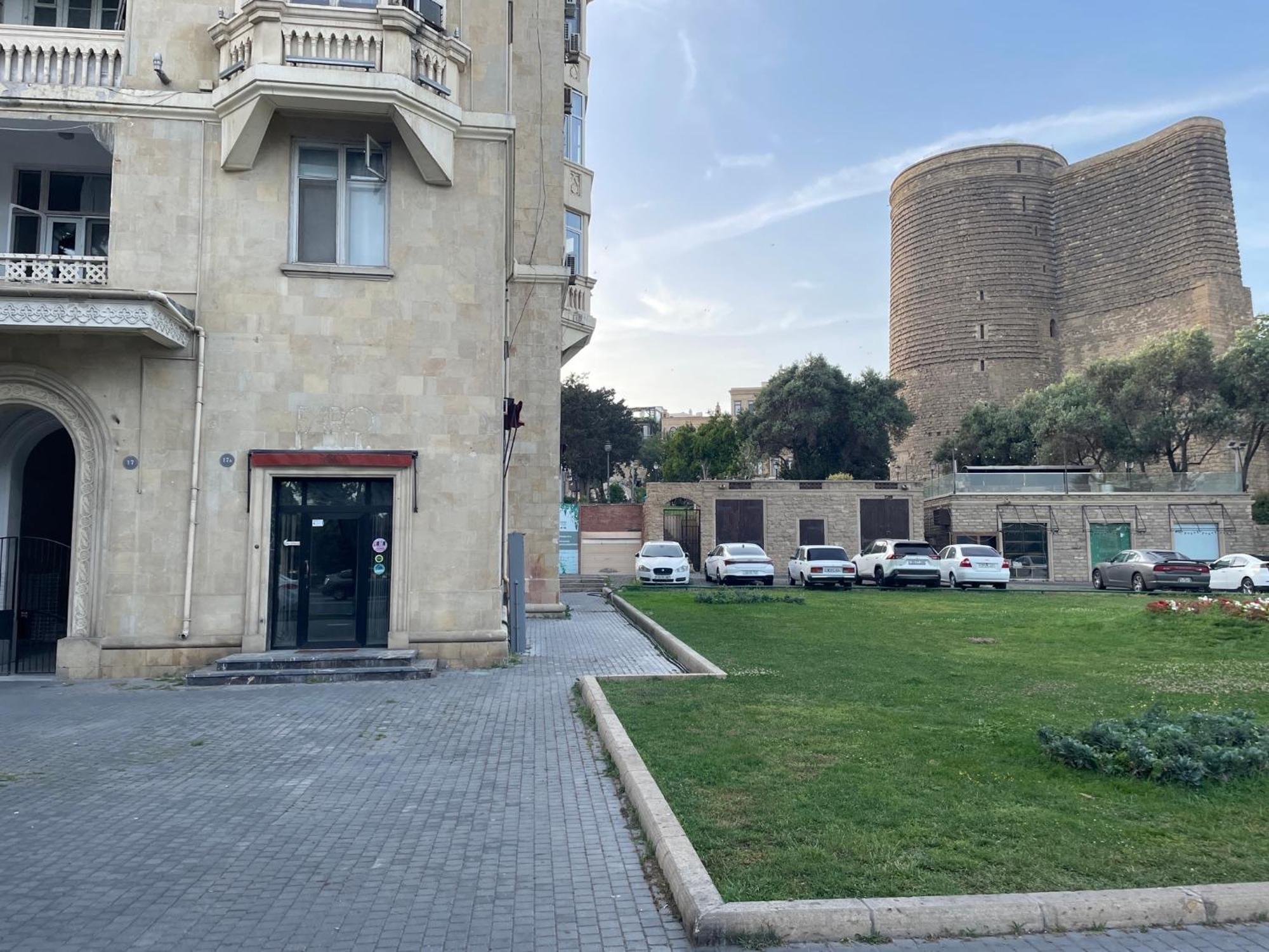Ferragamo Apartment Baku Bagian luar foto